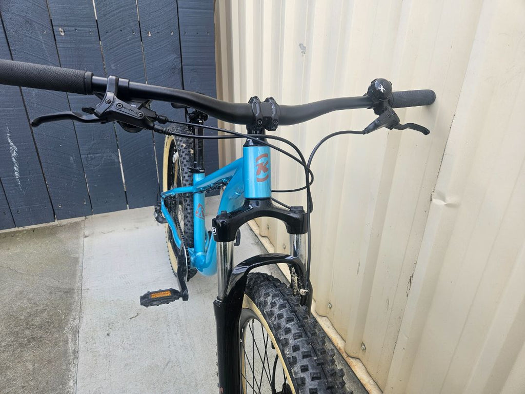 Blue Kona Honzo 24, 24 in
