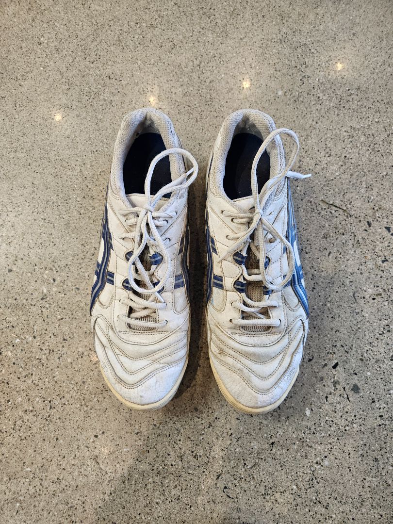 White Asics Cricket Shoes, EU 48