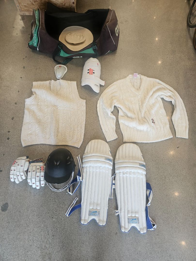 White Mixed Cricket Gear Set, XL