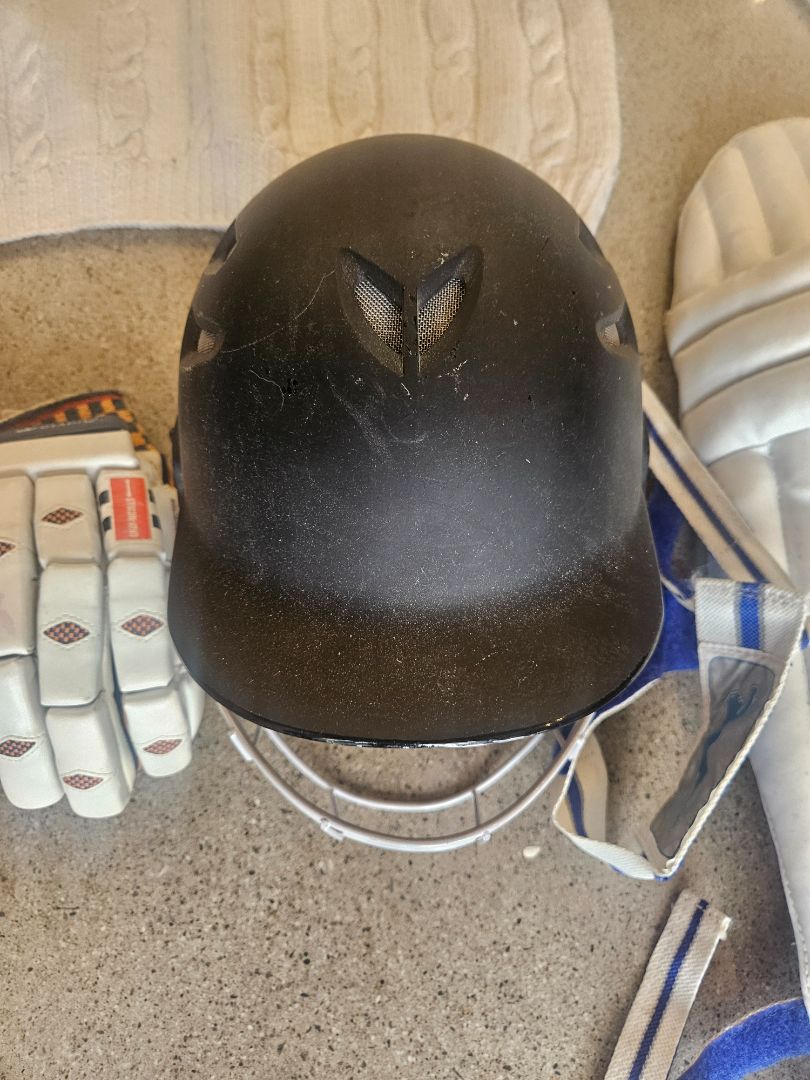 White Mixed Cricket Gear Set, XL