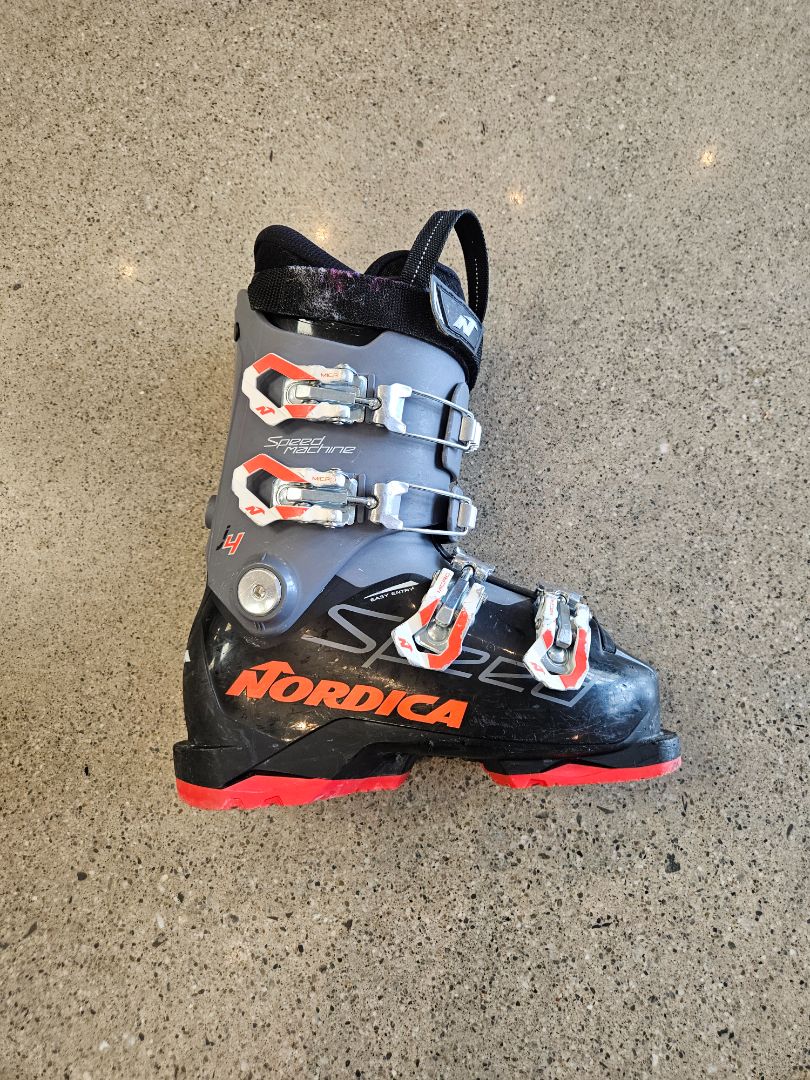 Black Nordica Speedmachine 4, 22/22.5