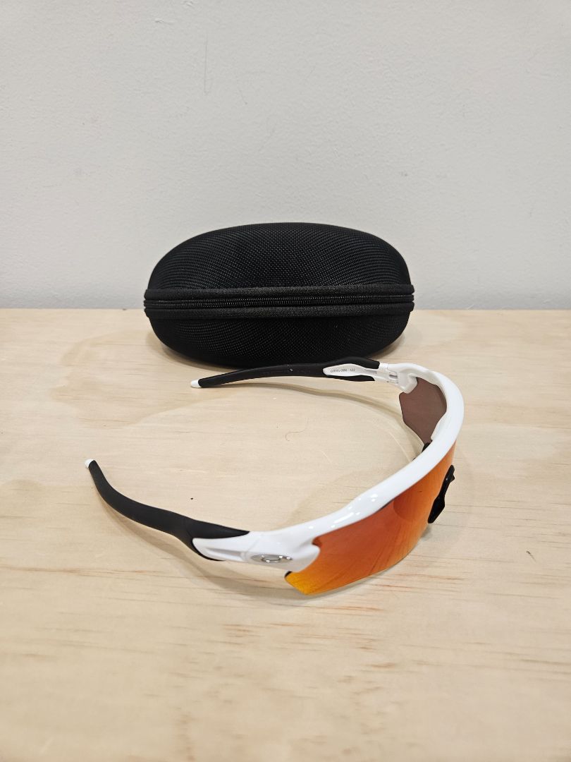 White Oakley Radar Path