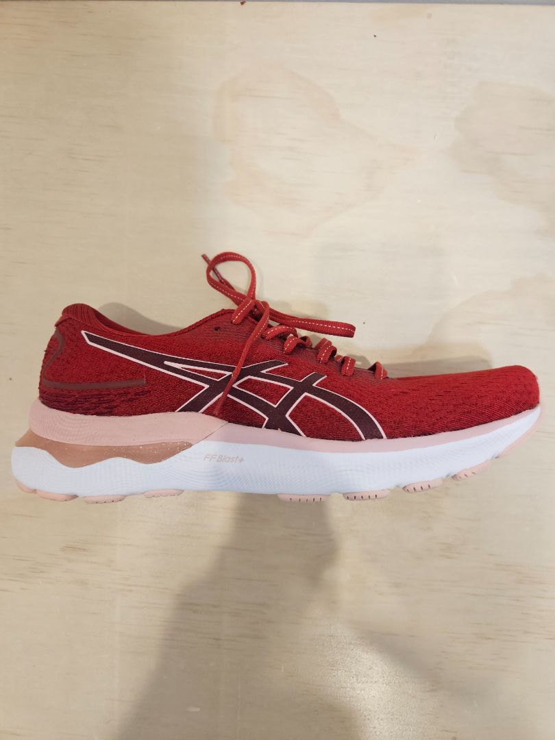 Red ASICS Gel-Nimbus 24, EU 42