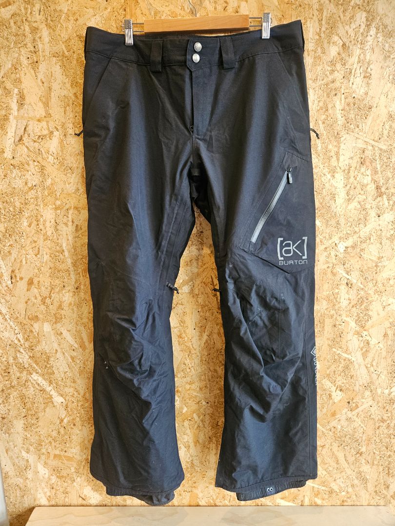 Black Burton Cyclic, L