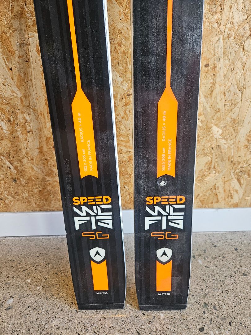 Black Dynastar Speed WC FIS SG, 205 cm