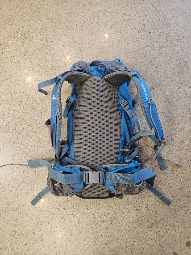 Blue Macpac Amp Race 25, 25L