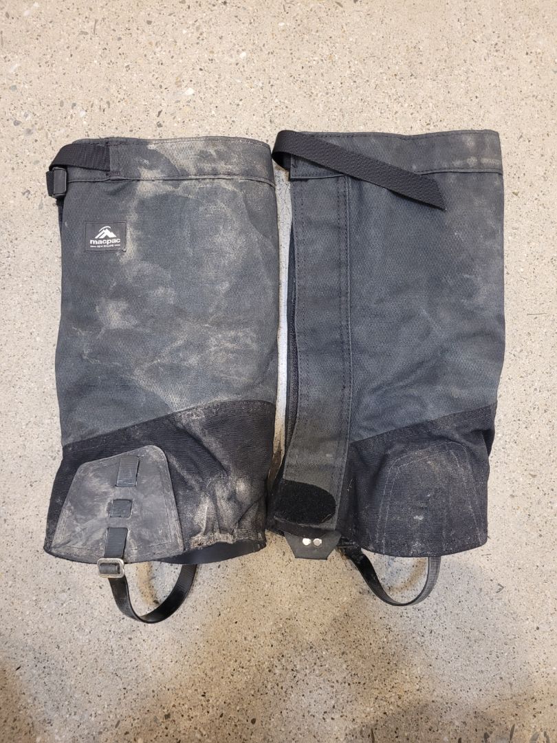 Black Macpac Cascade Gaiters, M
