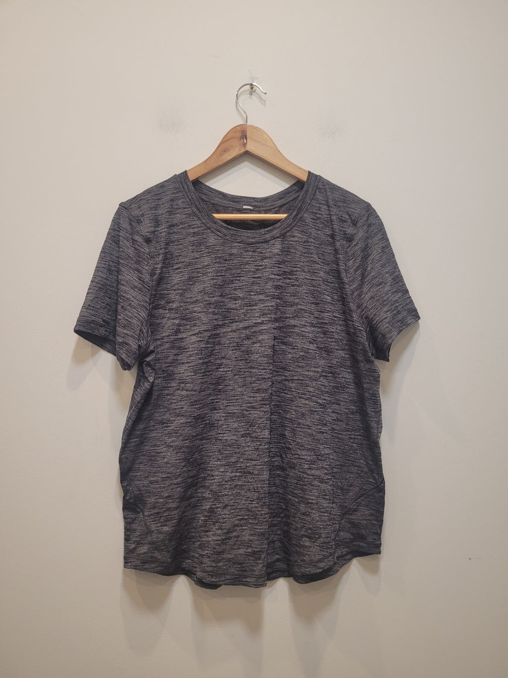 Grey Lululemon Short-Sleeve Crew-Neck T-Shirt, 14 (estimate)