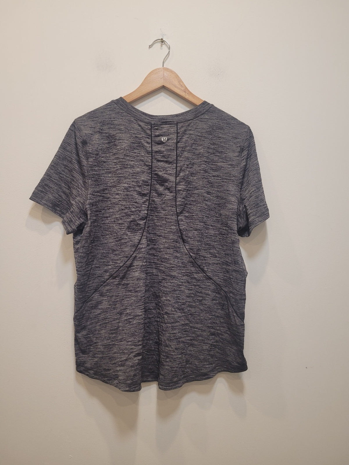 Grey Lululemon Short-Sleeve Crew-Neck T-Shirt, 14 (estimate)