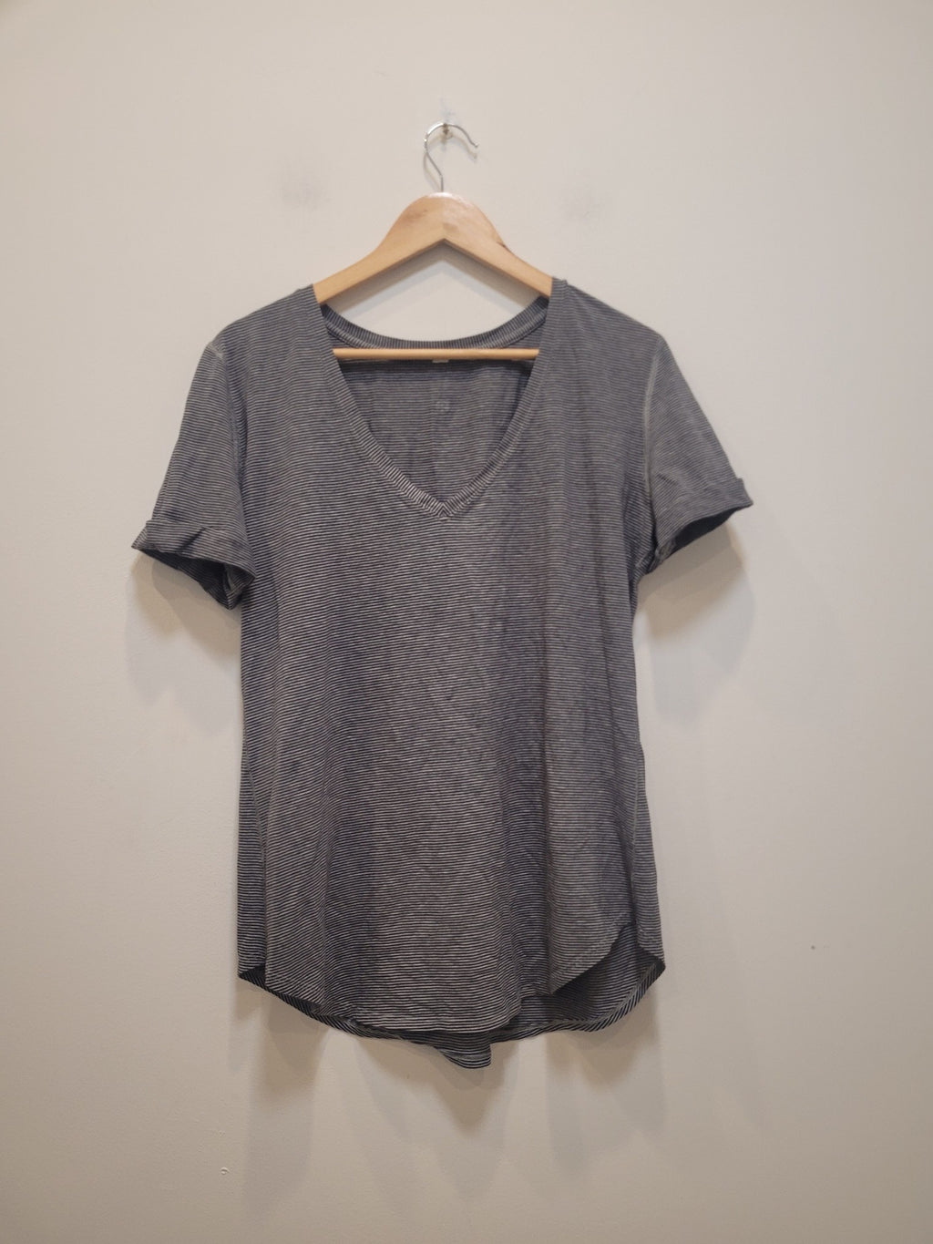 Grey Lululemon Striped V-neck T-shirt, 14 (staff estimate; unlabelled)