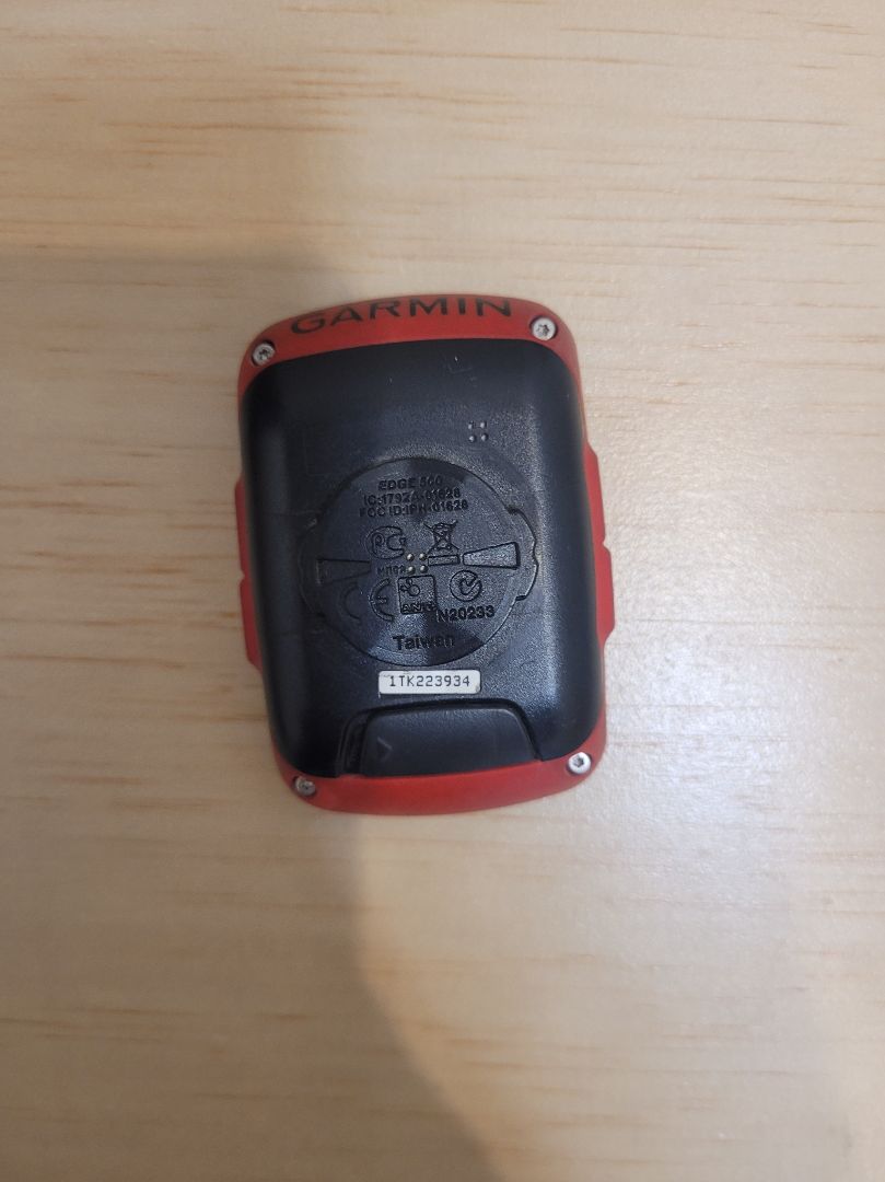 Black Garmin Edge 500