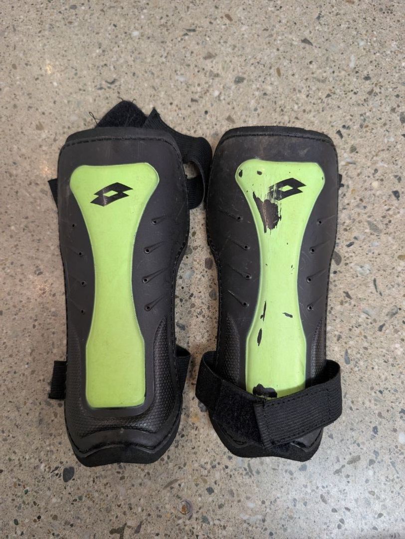 Black/Lime Lotto Shin Guards, Medium