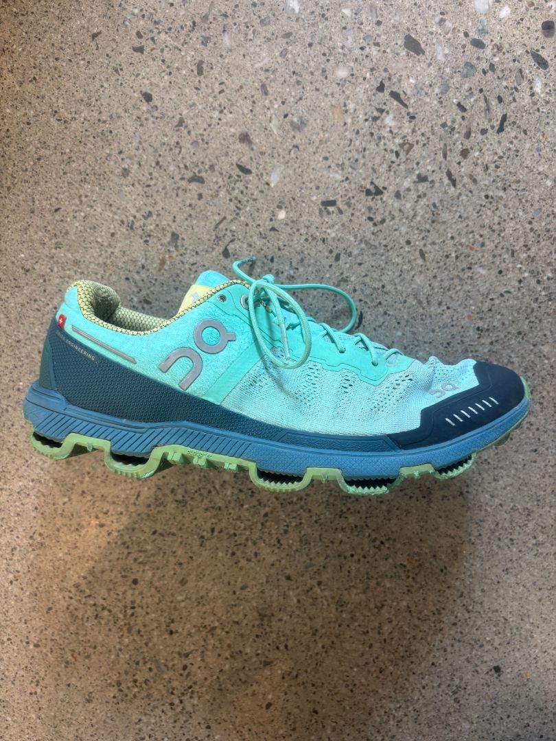 Mint Green On Running Cloudventure, US W9 / EU 40.5