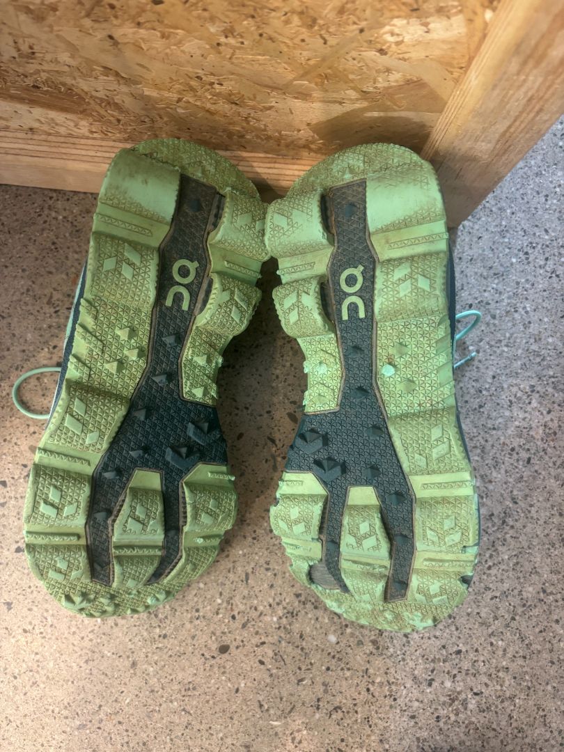 Mint Green On Running Cloudventure, US W9 / EU 40.5