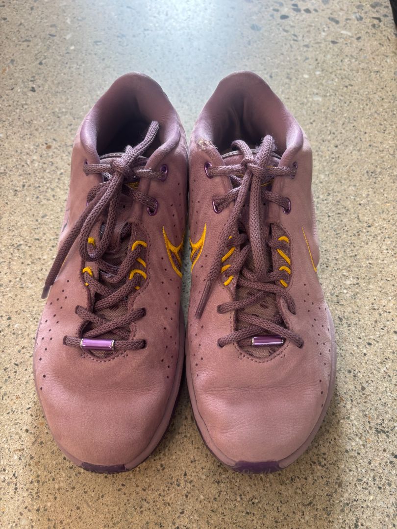 Purple/Yellow Nike Basketball Shoes, US 6.5Y / EU 39