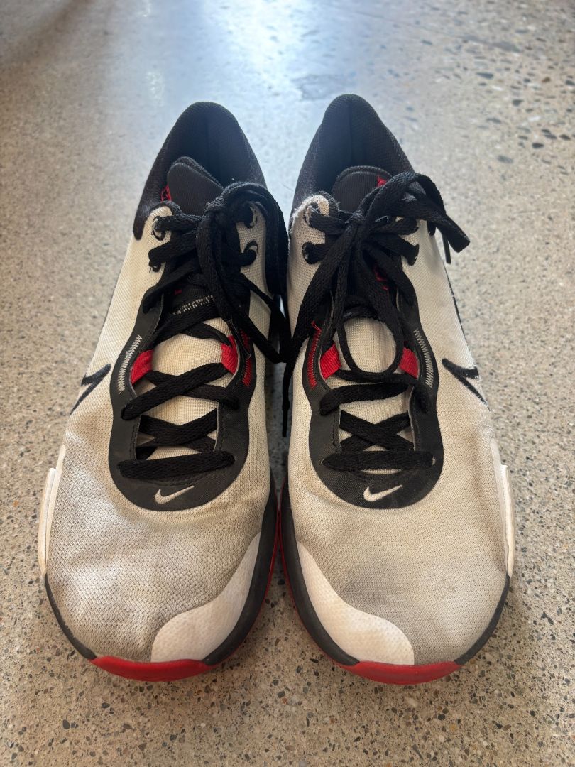 White/Black/Red Nike Renew Elevate 3, US 9.5 / EU 43