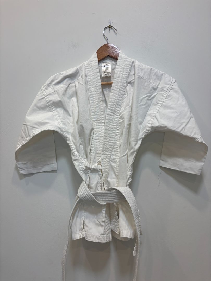 White Adidas Martial Arts Jacket 120-130, 120–130