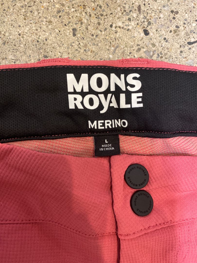 Coral Mons Royale MTB Shorts, L