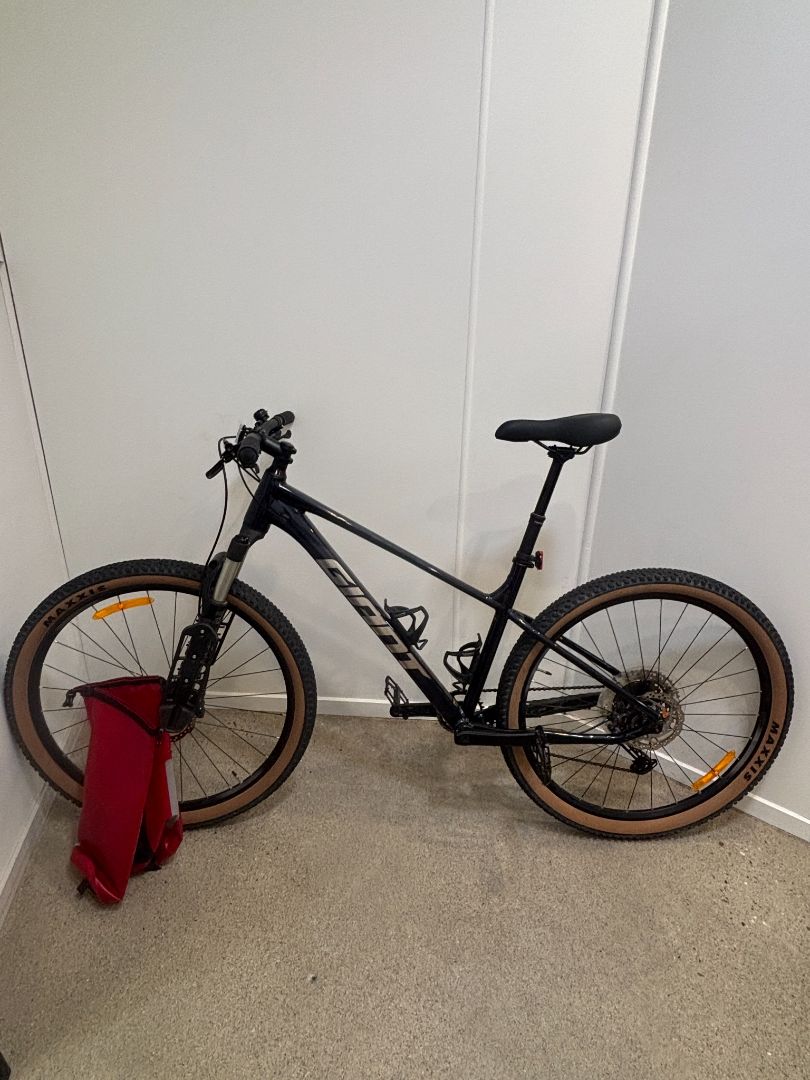 Black Giant Talon 29”, Large 29”