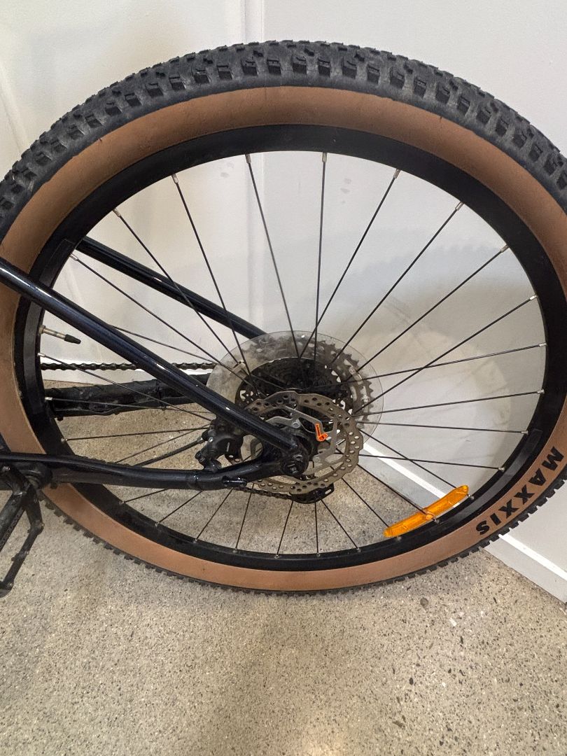 Black Giant Talon 29”, Large 29”