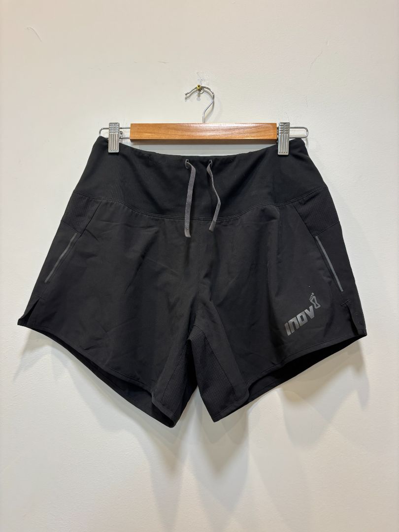 Black Inov-8 Running shorts, US 4