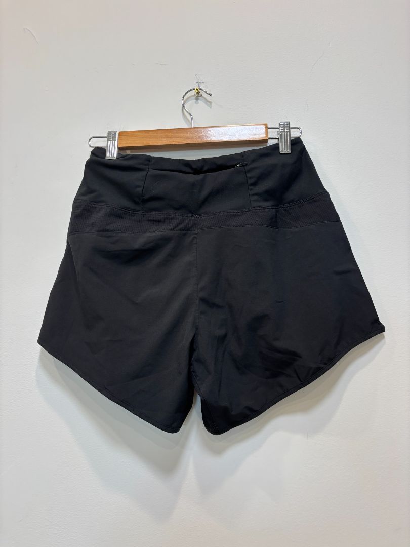 Black Inov-8 Running shorts, US 4