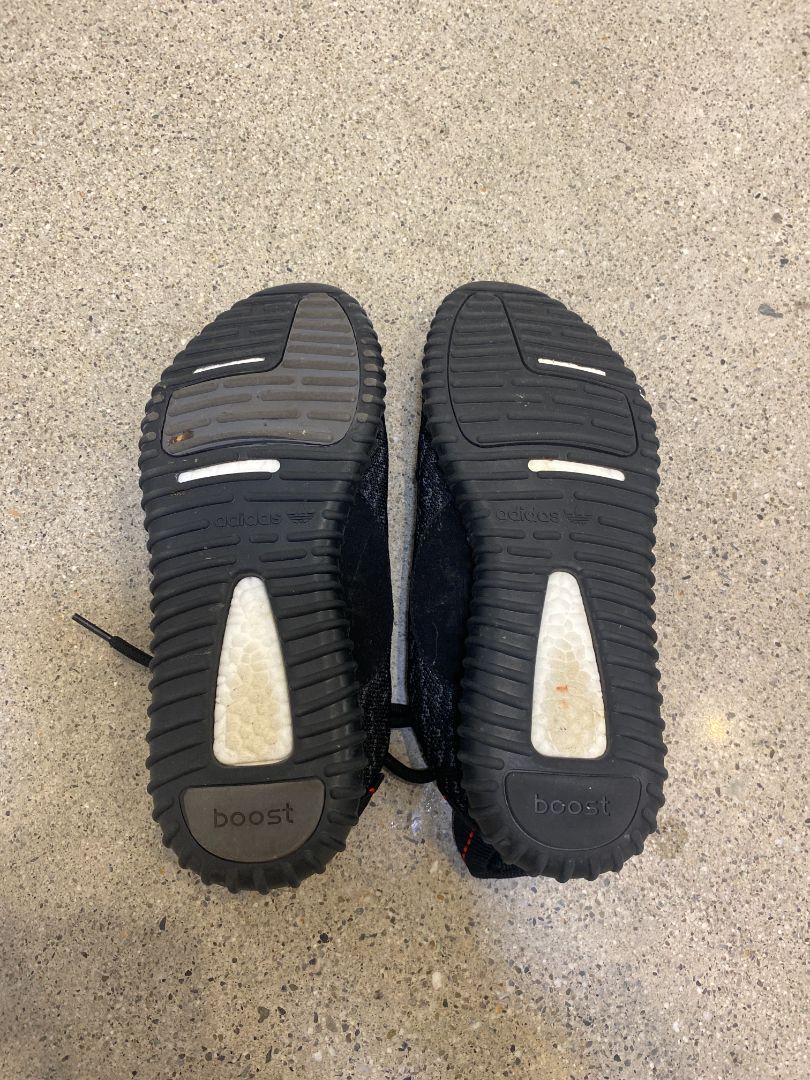 Black Adidas Yeezy Boost 350, EU 40