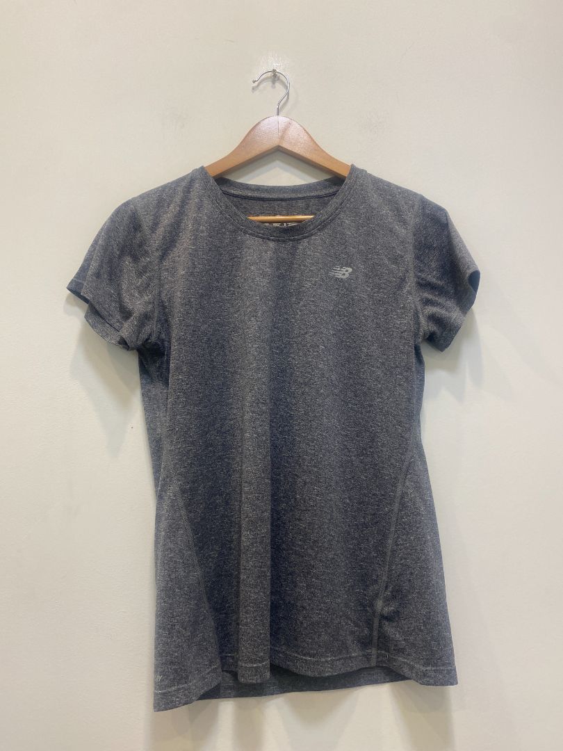 Grey New Balance T-shirt, M