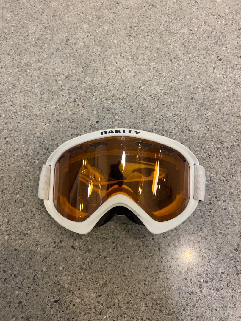 White Oakley Ski goggles