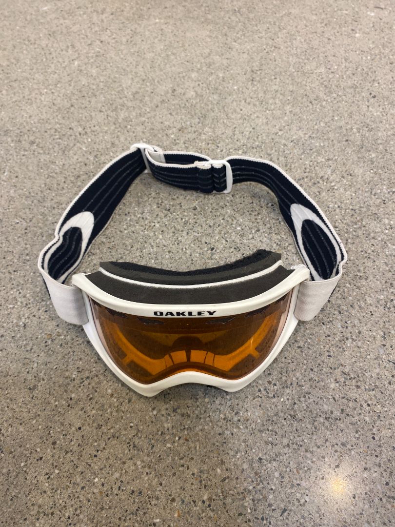 White Oakley Ski goggles