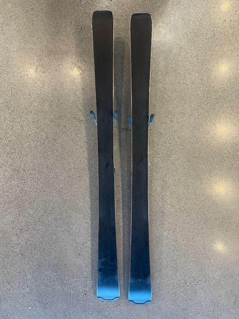 White Salomon Xwing Focus, 135 cm