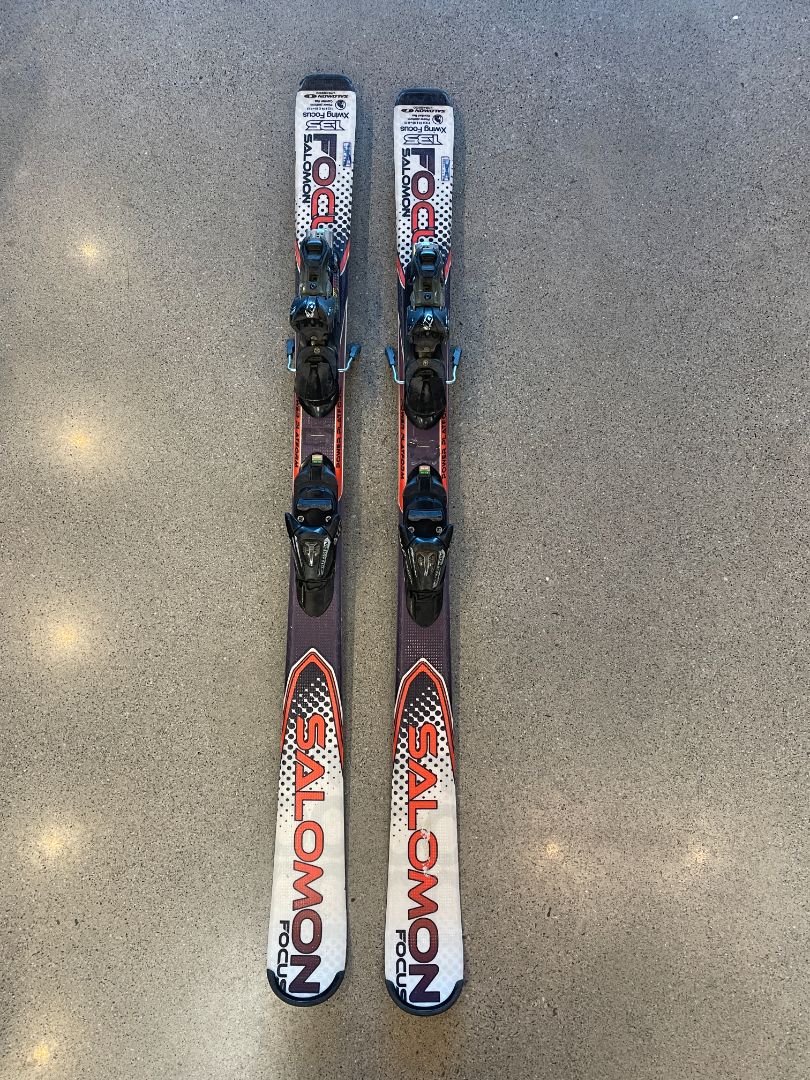 White Salomon Xwing Focus, 135 cm
