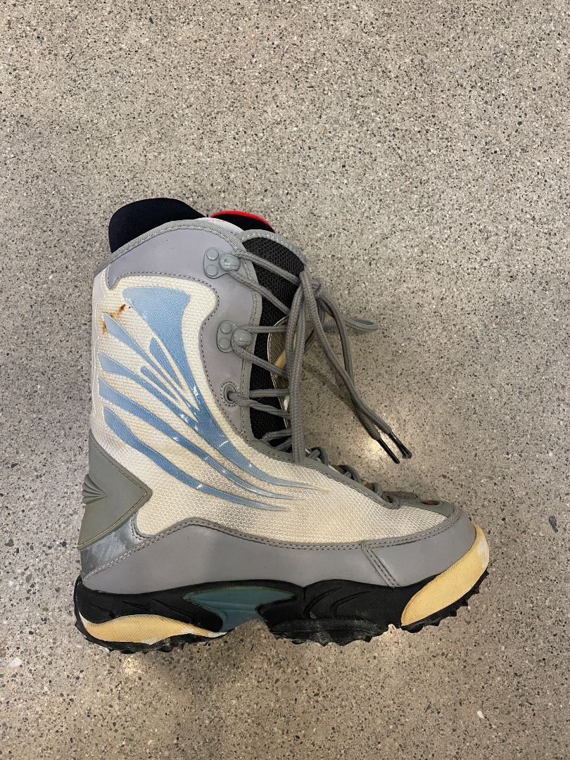 Grey Ride Snowboard boots, 24