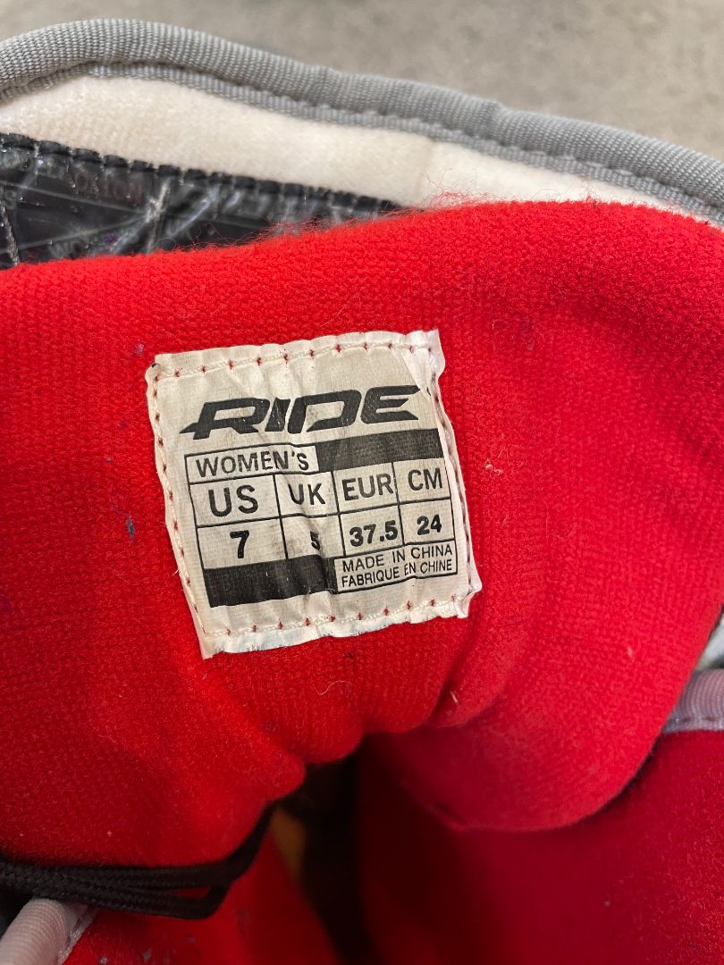 Grey Ride Snowboard boots, 24