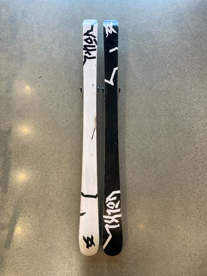 White Volkl Bridge 159, 159 cm