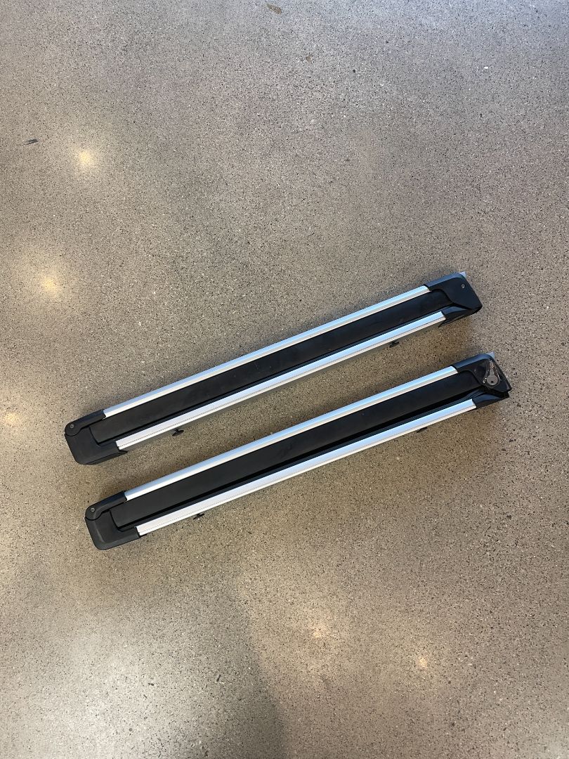 Silver Thule Ski carrier
