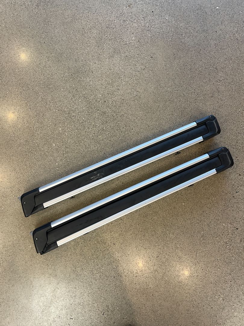 Silver Thule Ski carrier