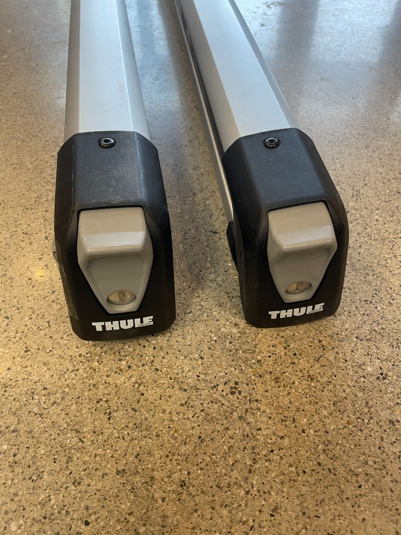 Silver Thule Ski carrier