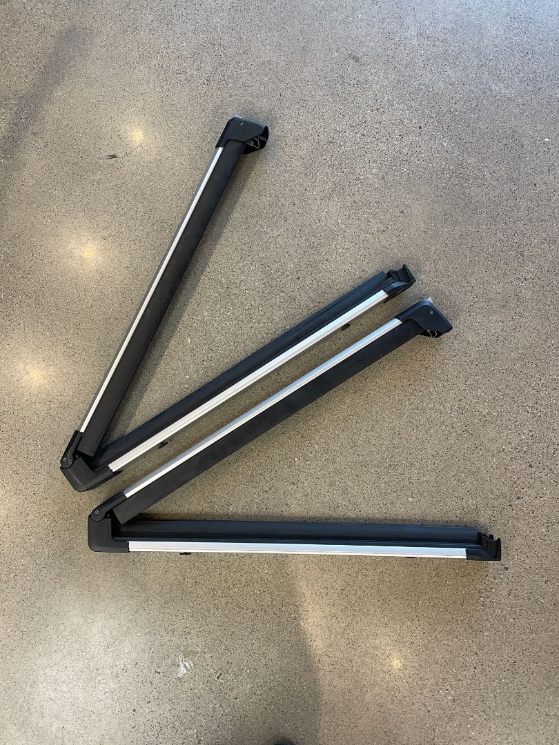 Silver Thule Ski carrier