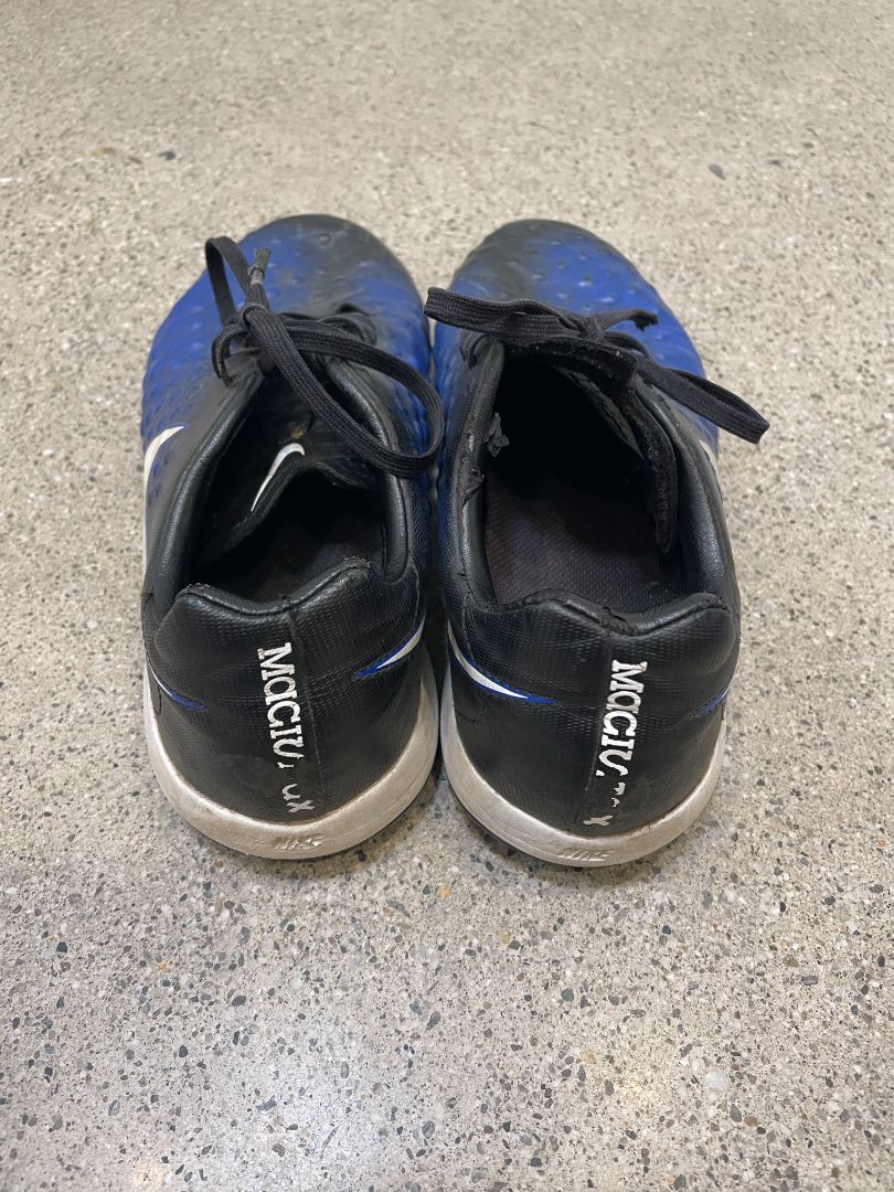 Blue Nike MagistaX IC, EU 37.5