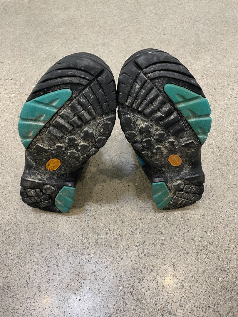 Grey Mountain Warehouse IsoDry hiking boots, EU 33