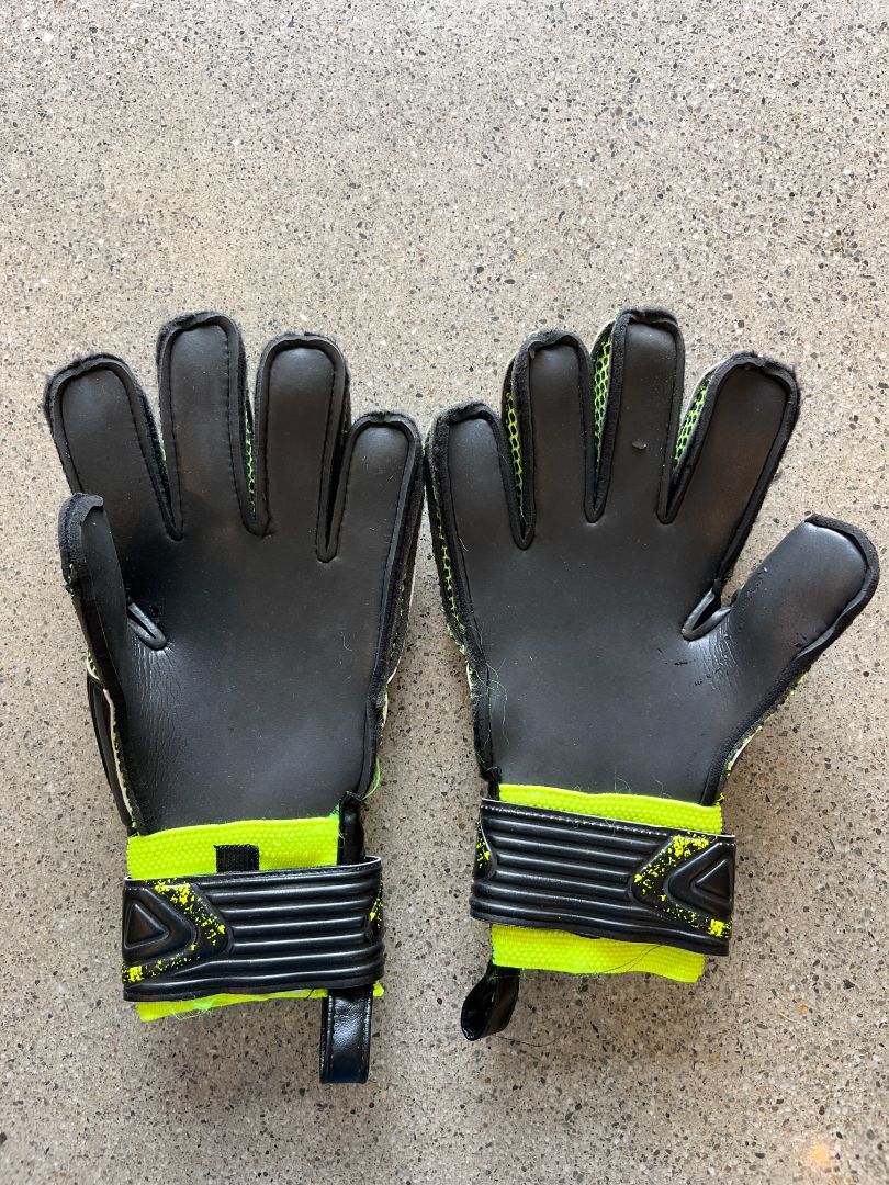 Black/Yellow HART Goalkeeping Gloves, One Size