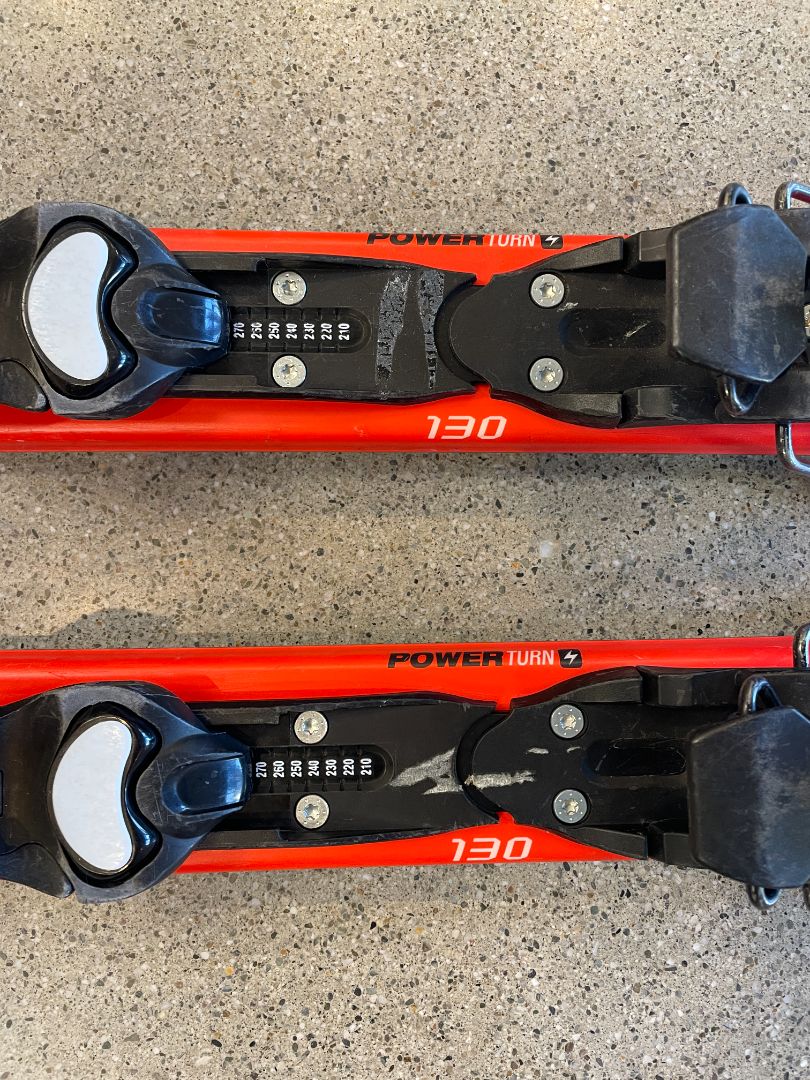 Red Rossignol Hero Junior, 130 cm