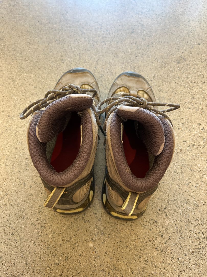 Grey/Khaki Salomon Womens Hiking boots, US 6 1/2