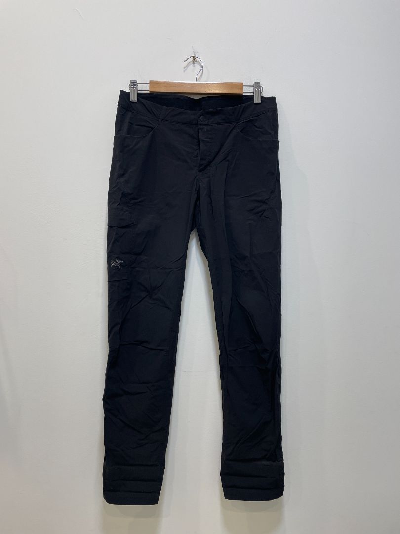 Black Arc’teryx Outdoor Pants, 4