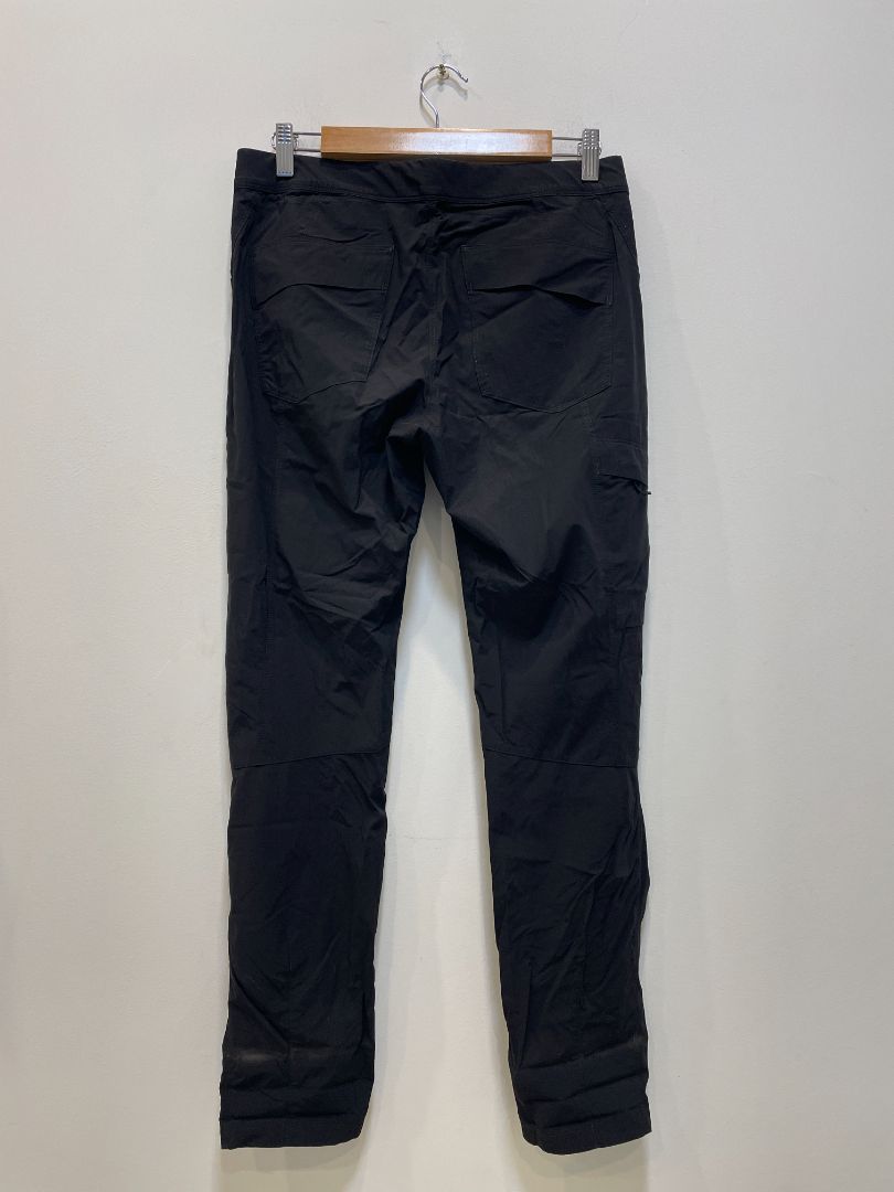 Black Arc’teryx Outdoor Pants, 4