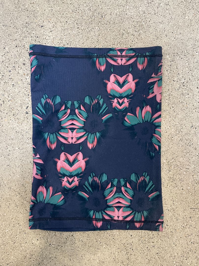 Navy/Pink  Neck Warmer, One size