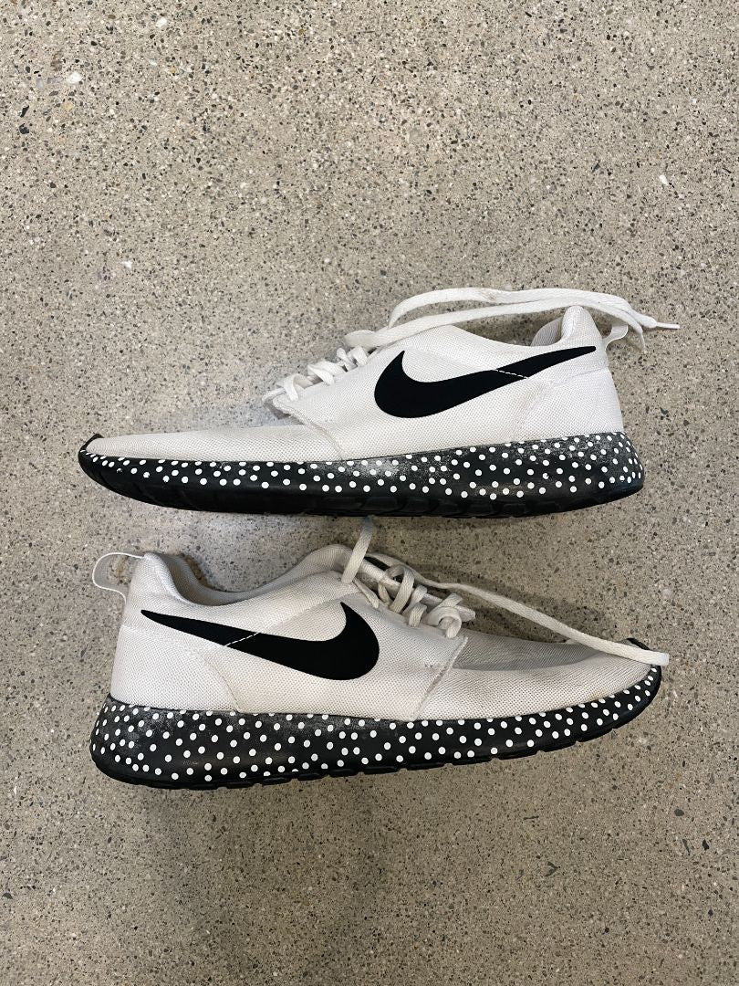White Nike Roshe One, EU 42