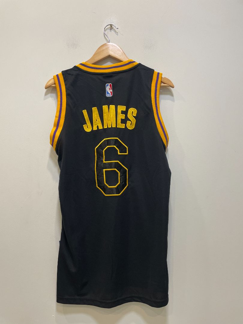 Black Nike James #6 Jersey, M