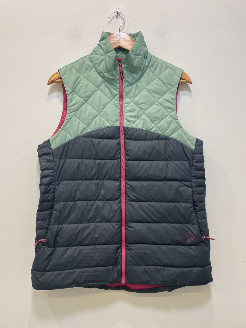 Charcoal Flylow Insulated Vest, XL